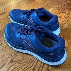New Balance 840 v4 women’s sneaker size 12 navy
